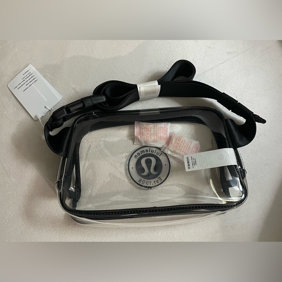 Lululemon NWT Everywhere Belt Bag 1L Clear Black perfect for concerts - Picture 7 of 9